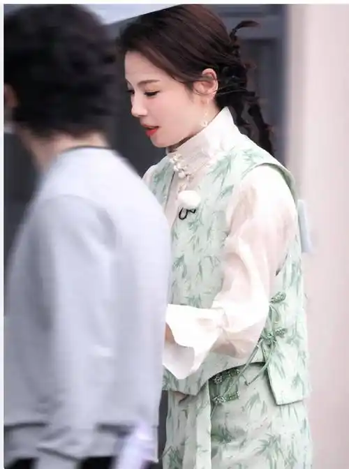 《跑男》录制:周深宋雨琦搭档,45岁刘涛扎小辫子和沙溢_造型_节目组_