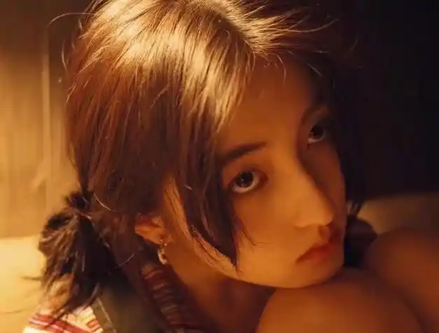 张子枫飞升可算踹掉软饭男啦