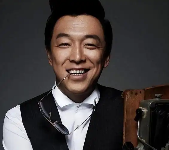 黄渤自曝为王菲写歌?9字回怼引爆笑弹,网友高情商艺人!