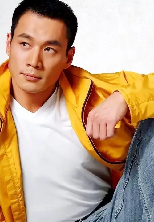 回顾胸脯四两怎敌情义千斤丁海峰拒绝王思懿把患癌妻子当成宝