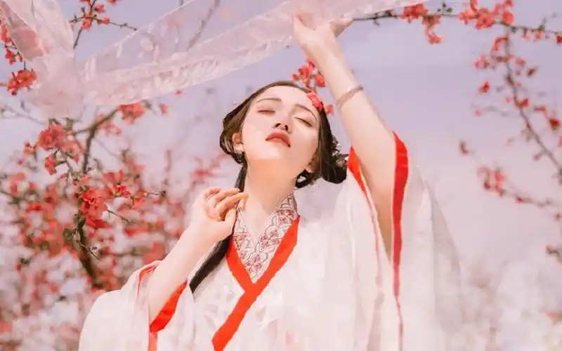 甜美可爱少女古风写真