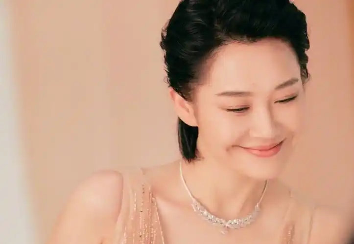 郭晶晶的面相哪里旺夫("天生富贵相"的10位女明星,个个一脸福气,个个