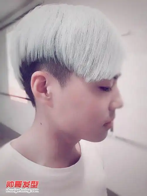 男生银色染发图片 超帅的潮男白色染发