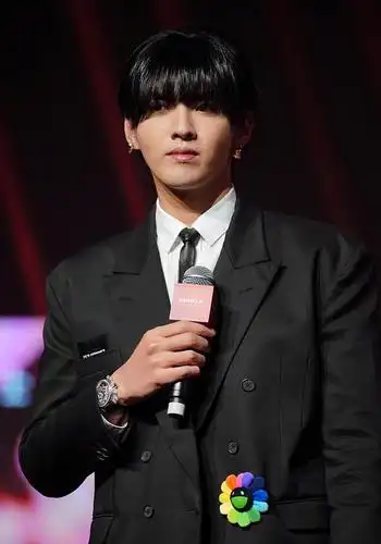 有种"整容"叫吴亦凡剪短发,29岁变身阳光大男孩,少年感十足