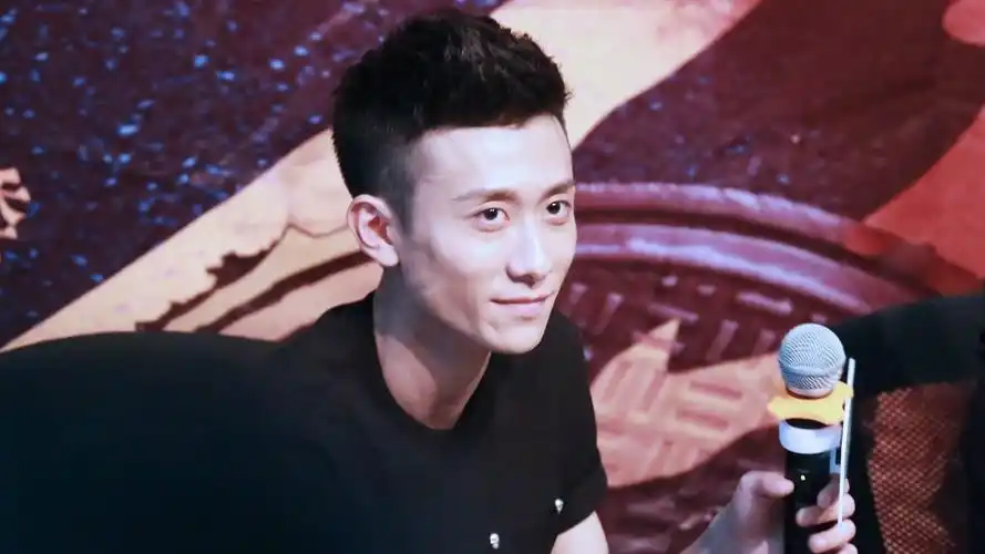 实力派当红小生张一山写真壁纸图片