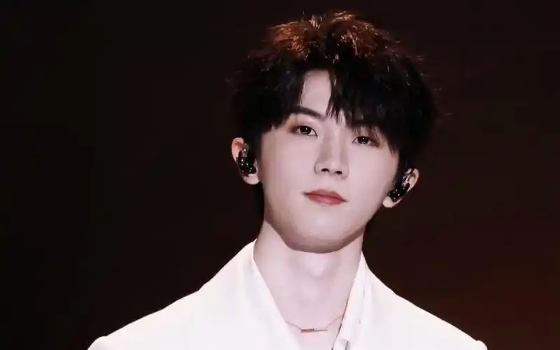 【马嘉祺】优雅气质与白色西装碰撞