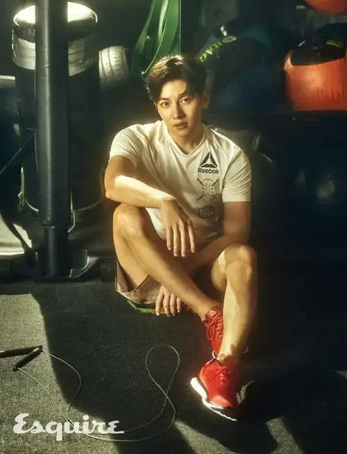 运动型男池昌旭品牌代言画报一起回顾