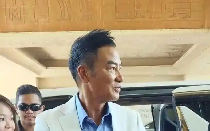 任达华最新活动路透,气场拉满,大哥范十足快70岁这状态真的好,香港男