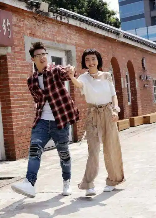 原创出坑吧吴昕和潘玮柏才不可能在一起谁认真谁就输了