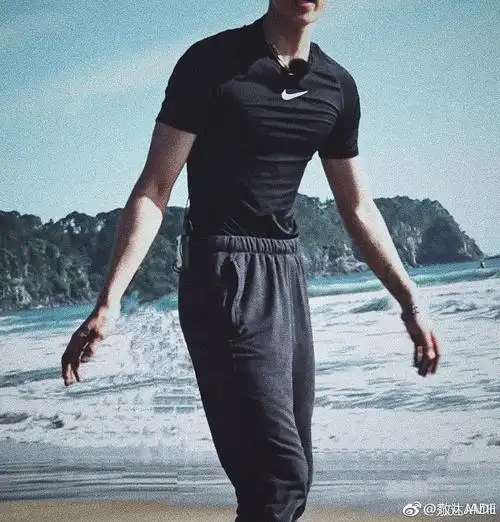 我日王子异请白背心半永久这tm什么神仙身材