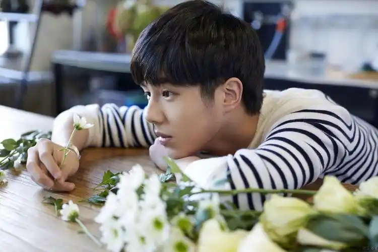 由刘昊然领衔主演的电影《唐人街探案2》,首日票房突破3.4亿