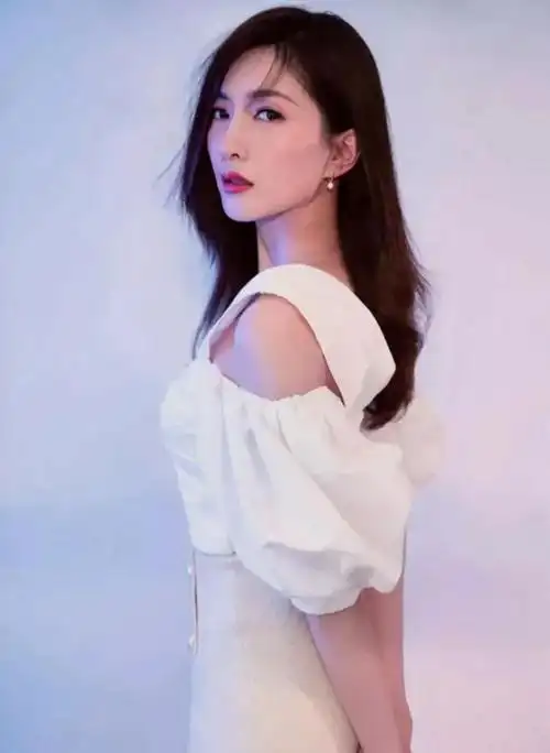 江疏影明星壁纸28