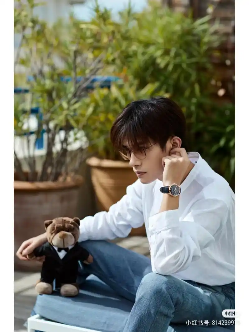 易烊千玺那些惊艳下巴的照片!