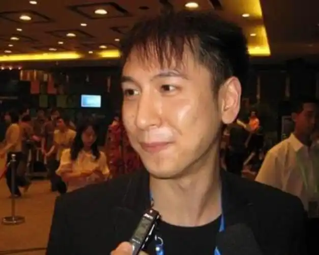 汤臣集团公子汤珈铖父亲去世留上海133套房一套市值2亿