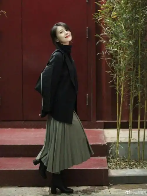 这么多年高圆圆的穿搭还这么能打