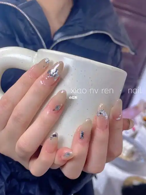 长尖型美甲银箔风