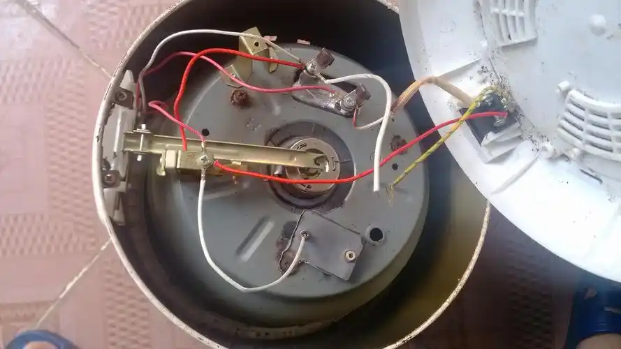 电饭煲煮饭保温接线图