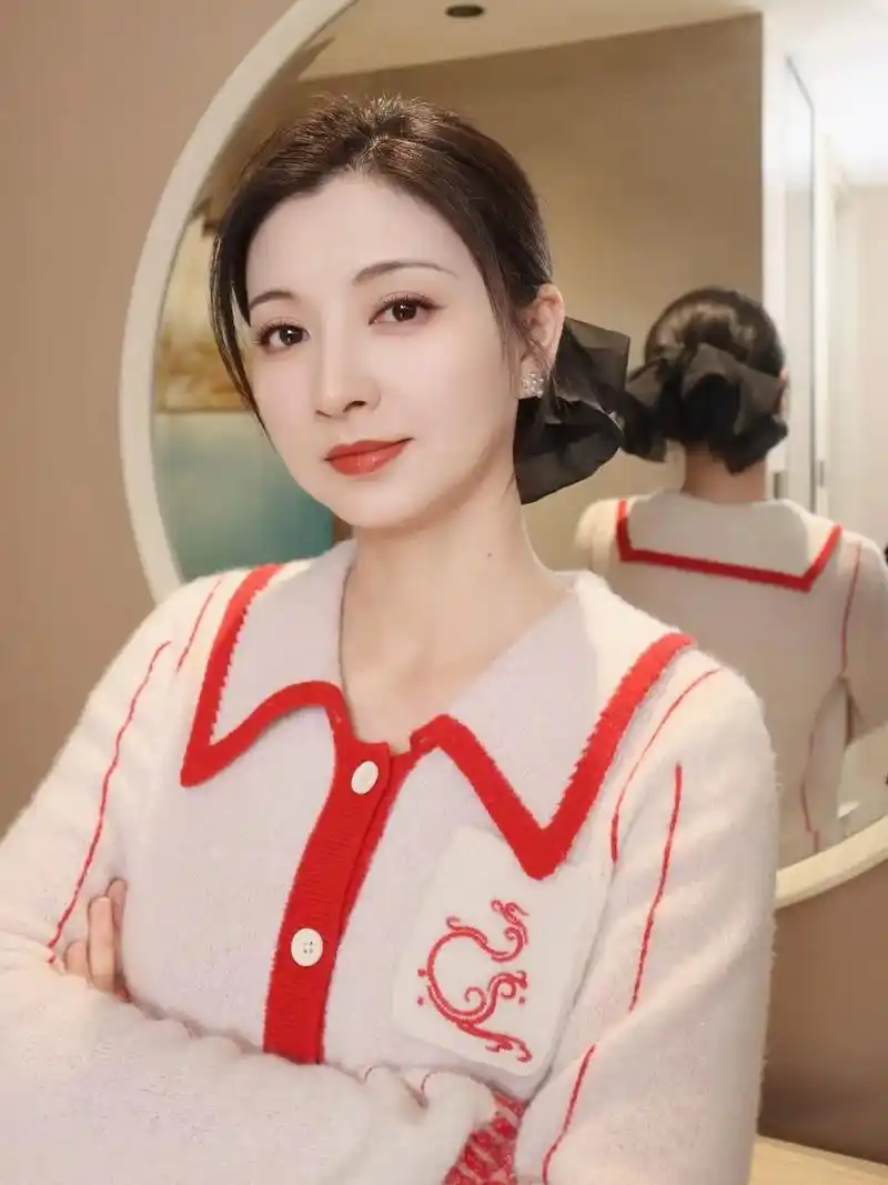 晕哦!"眉姐姐"斓曦终于圆了我的梦!天啊!这是眉姐姐!是斓曦 - 抖音