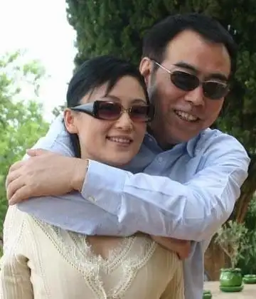 骚首弄姿的小三女星之杨恭如