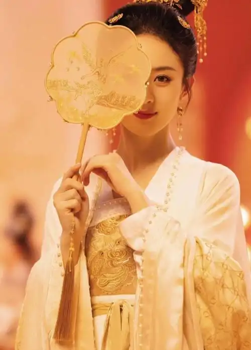 赵丽颖古装华服造型,贵气十足,东方古典女神气息十足__财经头条