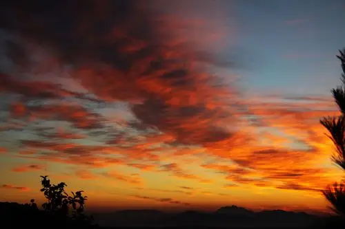 五彩云霞空中飘--山东海阳