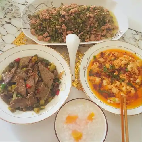 小妍妍527做过午饭终于吃午餐了…#午餐612016年9月3日#iphone 拍摄