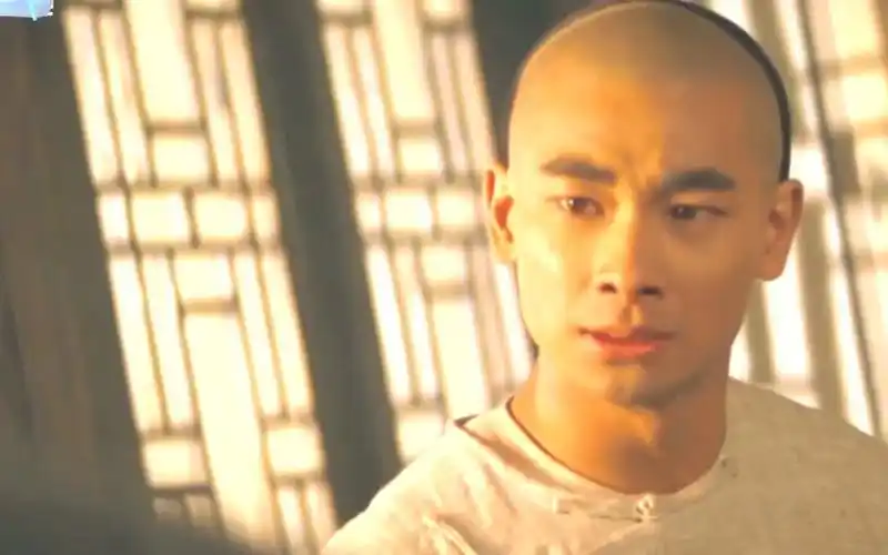 事实证明,"消失"九年的赵文卓,已经走上了一条"不归路"