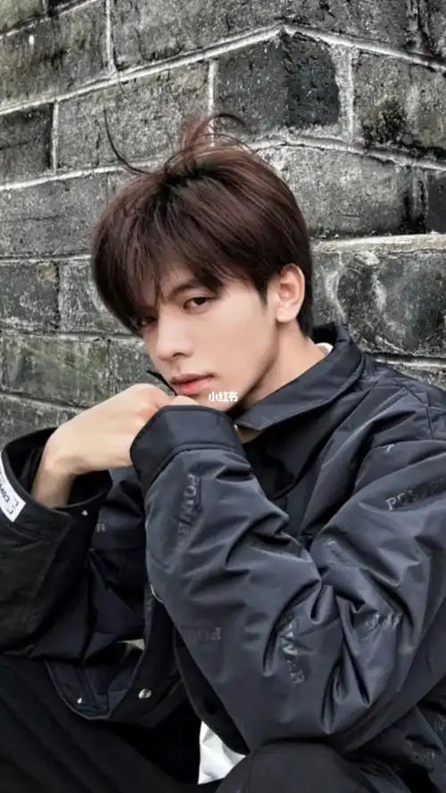 男士三七微分发型#发型  #发型  #男士发型设计  #男士发型设计