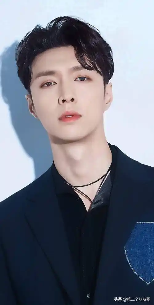 一秒沦陷的s级鼻子:是张艺兴站得不够高吗?_名品_漂亮_鼻梁