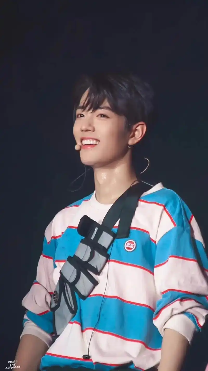 笑起来真好看.#肖战 #治愈系笑容 #喜欢你的笑 #笑容杀  - 抖音