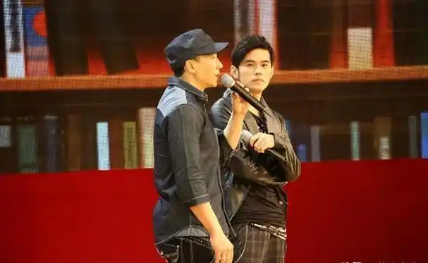 25年后再看周杰伦刘畊宏:真正的好兄弟,就是陪你一起傻乐一起疯