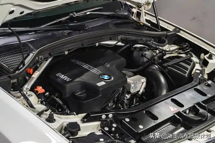 宝马x3汽车电池位于左前排 座椅 下方