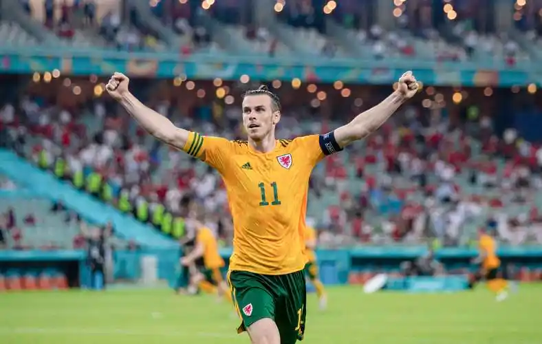 足球——欧锦赛小组赛:威尔士队胜土耳其队