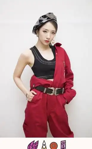 孟美岐16岁照片被曝光, 网友: 原来山支大哥从小就非常酷