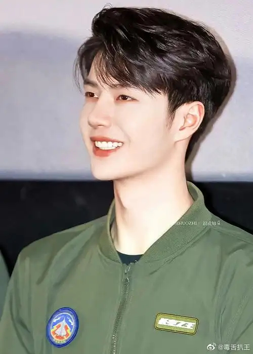 王一博小表情好可爱#让我来看看是谁的奶膘在乱飙,咱们的酷盖也有很