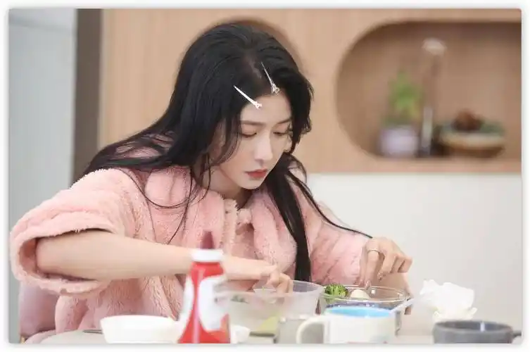 原创怦然再心动收视火热登顶揽全网好评蔡卓宜陈越感情遇冷全民揪心