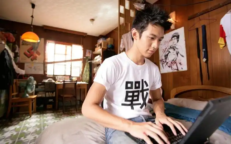 台湾明星柯震东帅气时尚写真图片电脑桌面壁纸下载