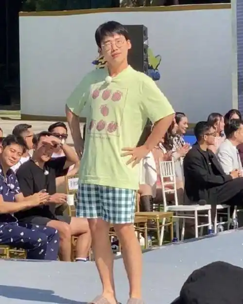 原创跑男睡衣大集合衣服展示各自年代张翰穿着太整齐