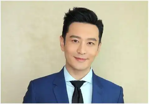 黄晓明做的剃鬓角短发发型设计,鬓角头发做成渐变式,发顶头发留长