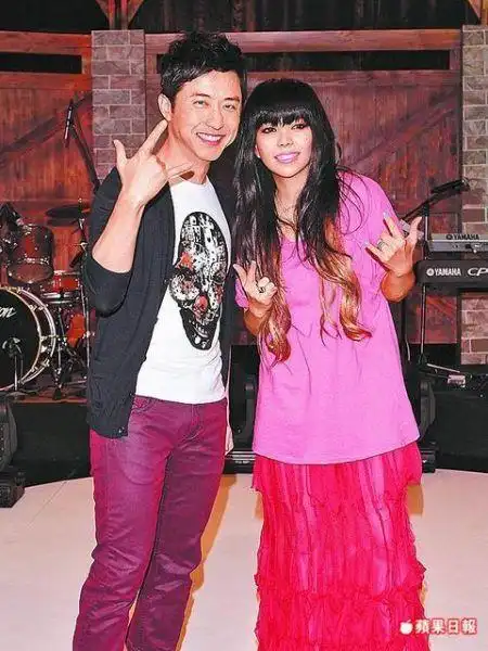 张惠妹(右),庾澄庆感情进展受瞩目