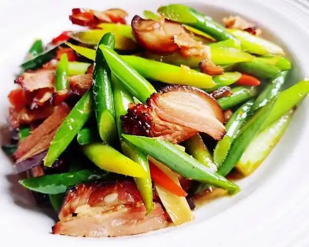 蒜苔炒腊肉