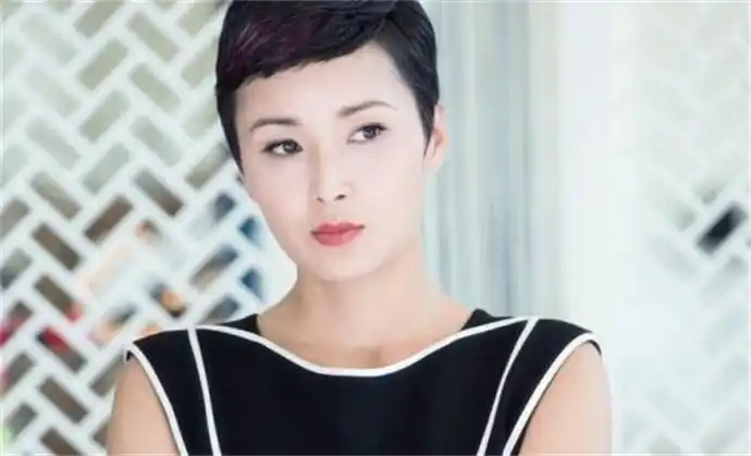 李乃文妻子黄曼相信有一个李乃文这样顾家,上进的暖男,自己的爱人以及