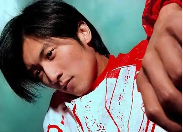 谢霆锋气到住院!16岁大儿子恋爱中,女友年龄比张柏芝还大!