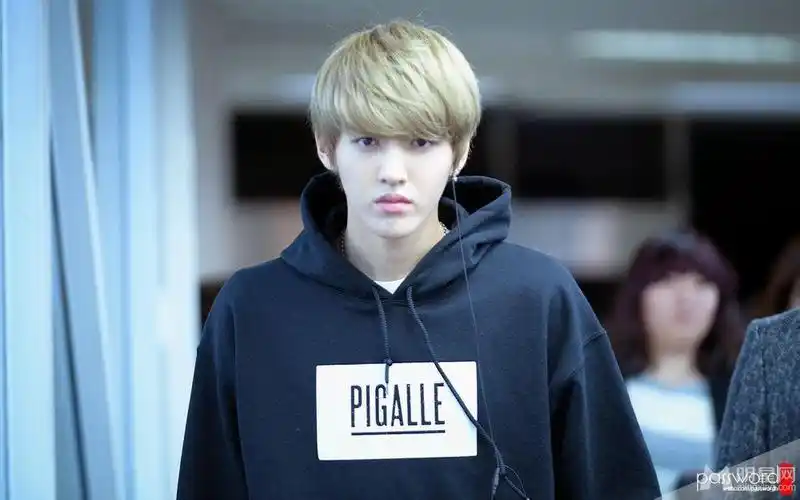 exo成员吴亦凡帅气旧照 吴亦凡在韩国的图片 吴亦凡图片