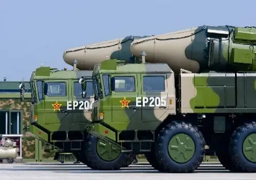 的例行发布会上,对于外媒报道中国"连续十天进行两次洲际导弹发射"