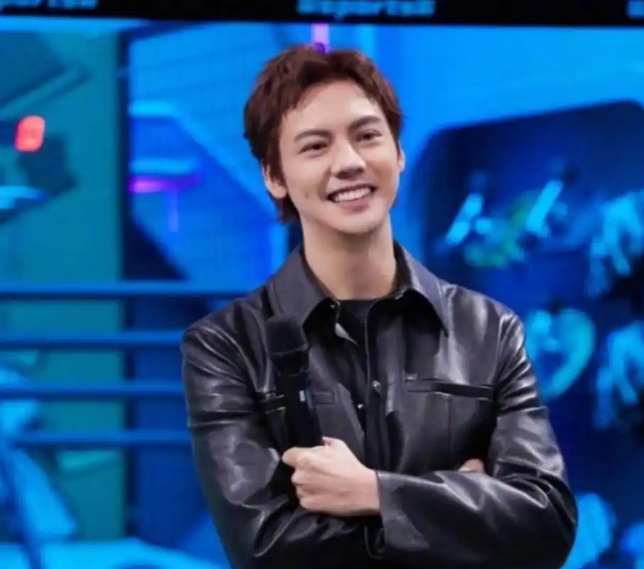 37岁陈伟霆换了新发型,感觉这个人都变得年轻了