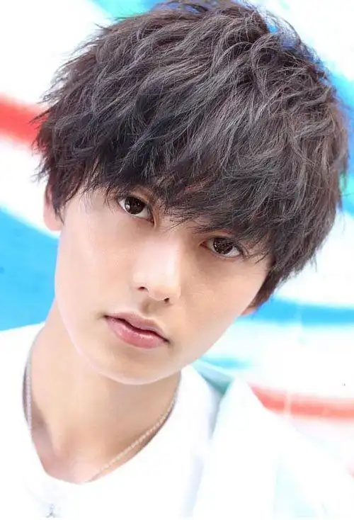 男生短头发剪碎 刘海 发型图片