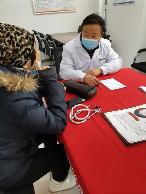 沣润和园社区日间照料服务中心举办中医健康咨询活动