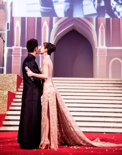 angelababy大婚 华美旗袍尽显新婚甜蜜(2)