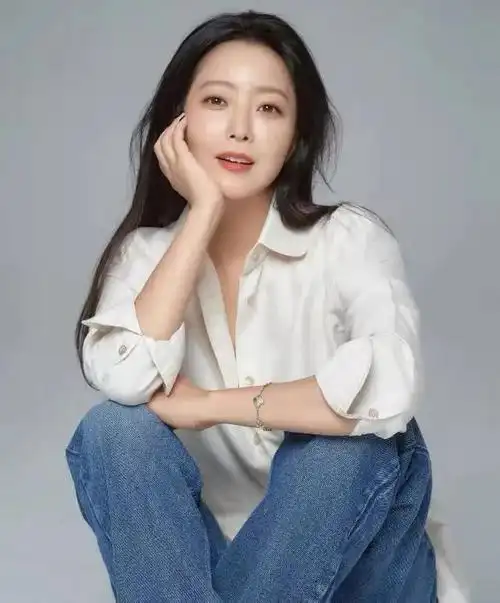 金喜善15张精美的照片